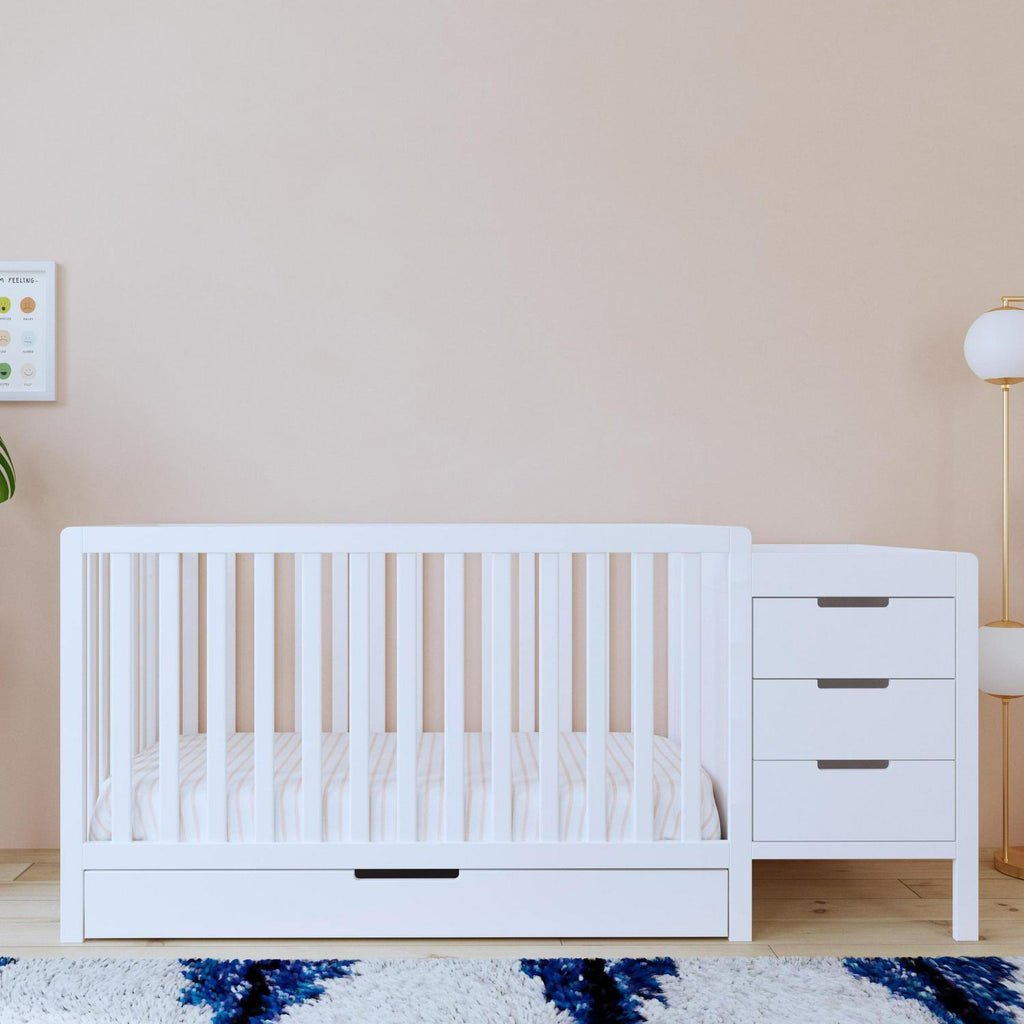 Carter - S by Davinci Colby 4 - in - 1 Convertible Crib & Changer Combo in White