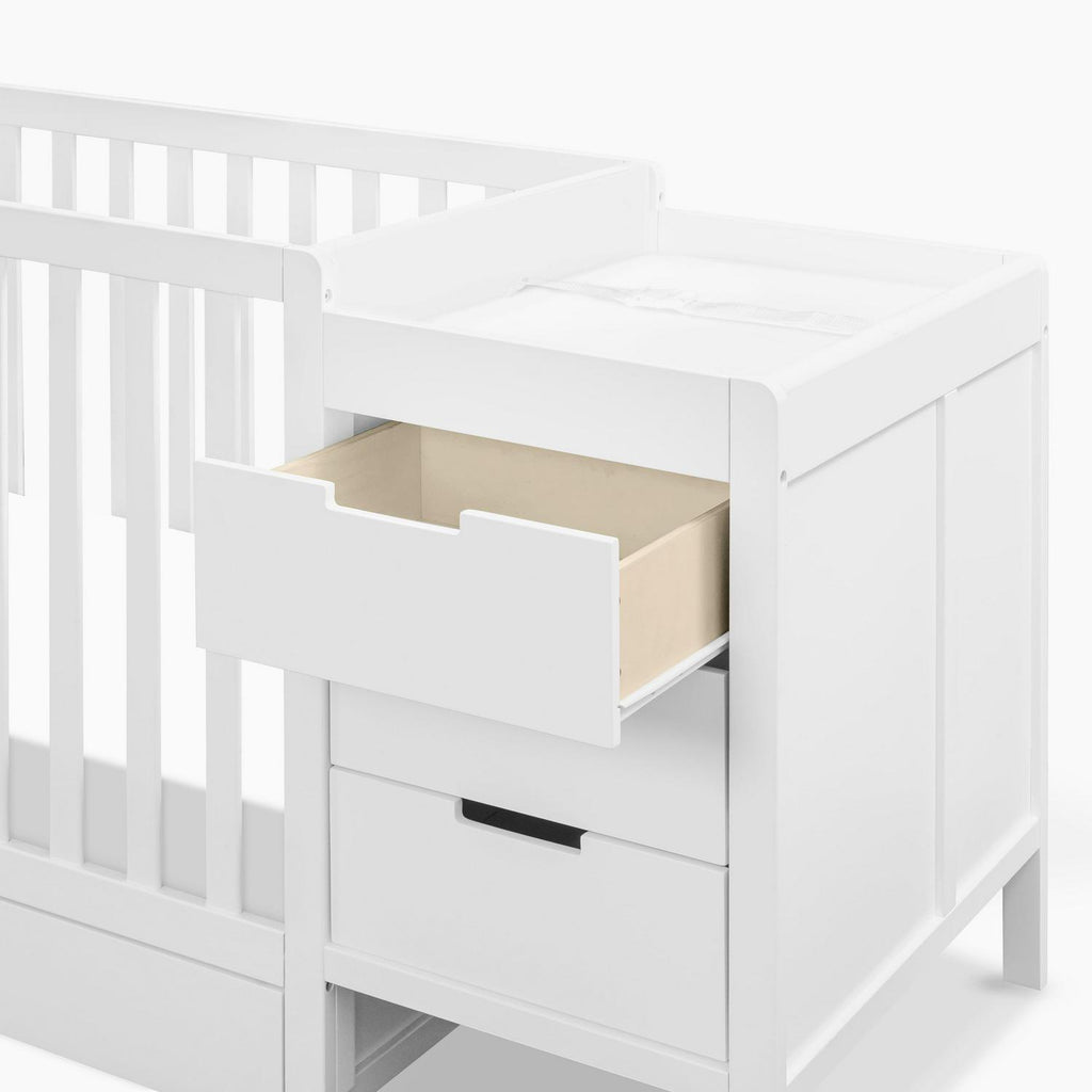 Carter - S by Davinci Colby 4 - in - 1 Convertible Crib & Changer Combo in White