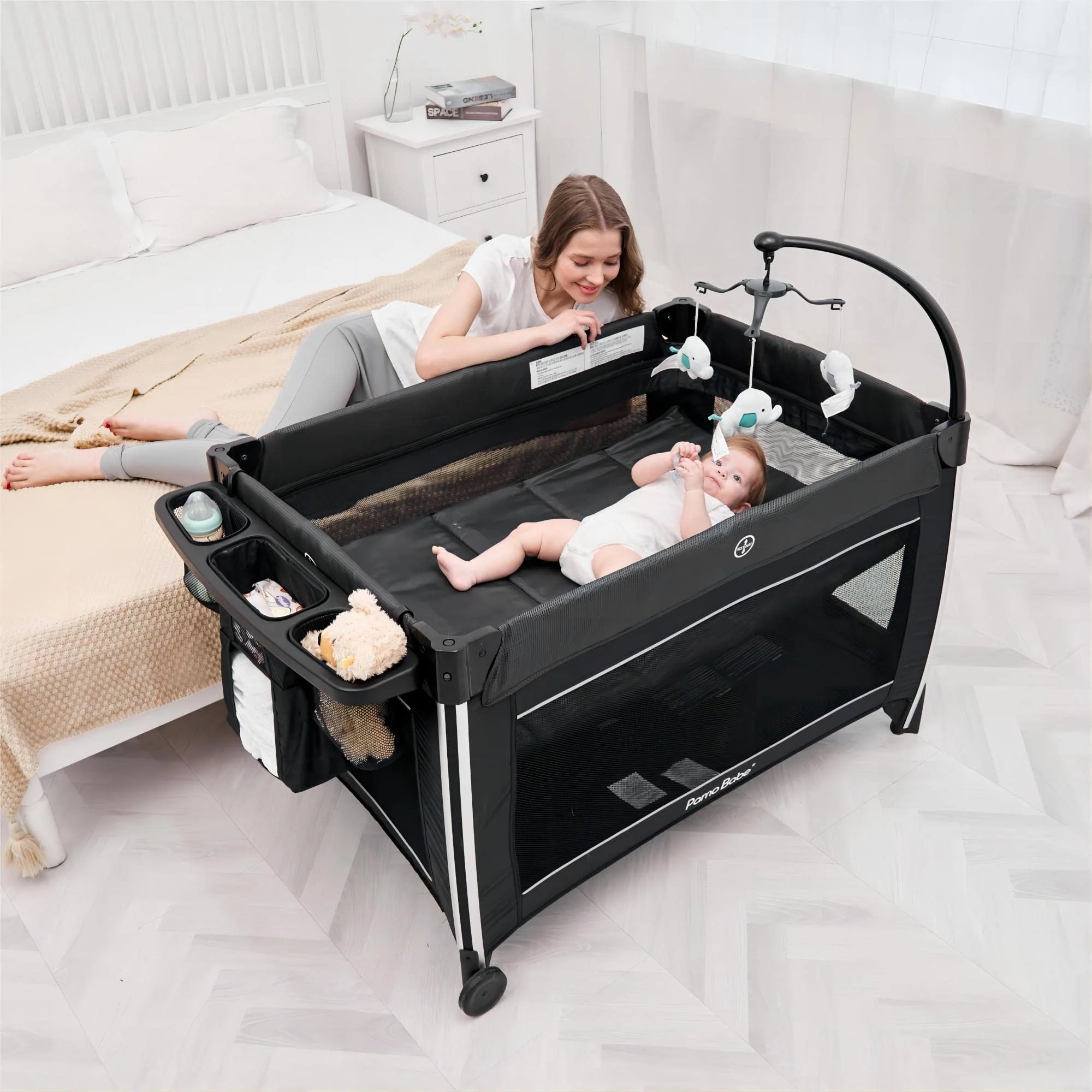 Pamo Babe 4 in 1 Portable Baby Crib Deluxe Nursery Center Secondary image